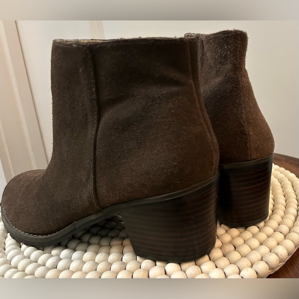 Lands End Chocolate Brown Suede Ankle Boots•Size 7.5B - Picture 3 of 8